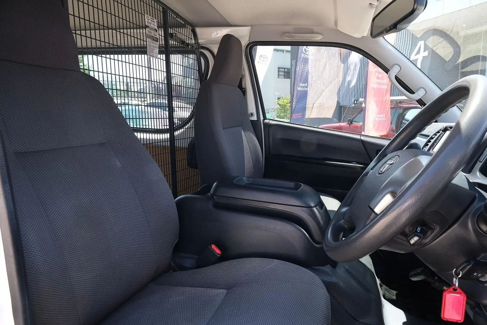 2018 Toyota Hiace Gallery Image 15