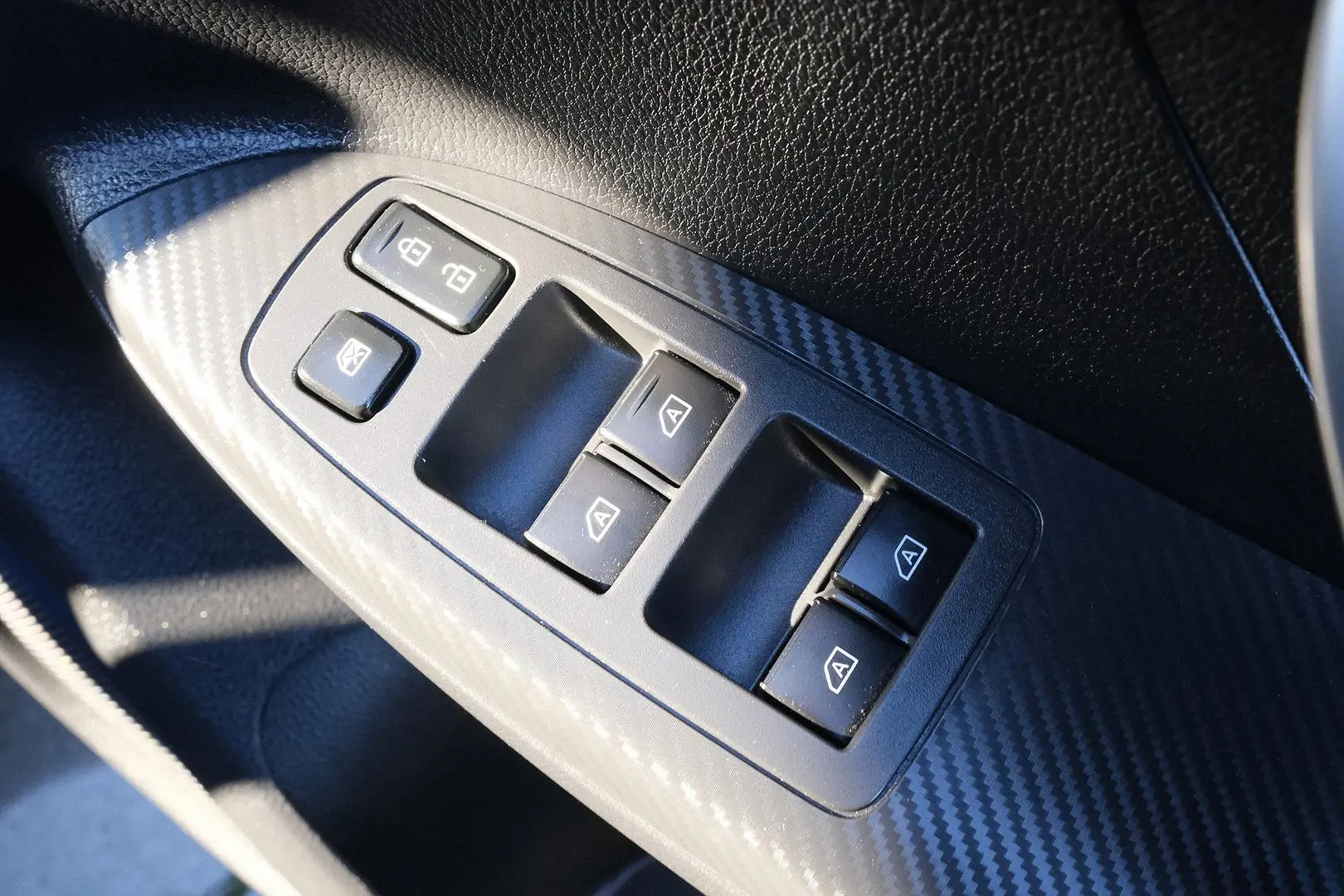 2021 Mitsubishi Eclipse Cross Gallery Image 12