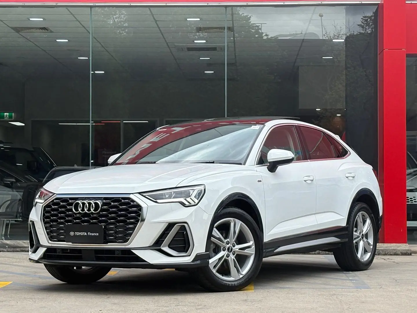2020 Audi Q3 Gallery Image 5