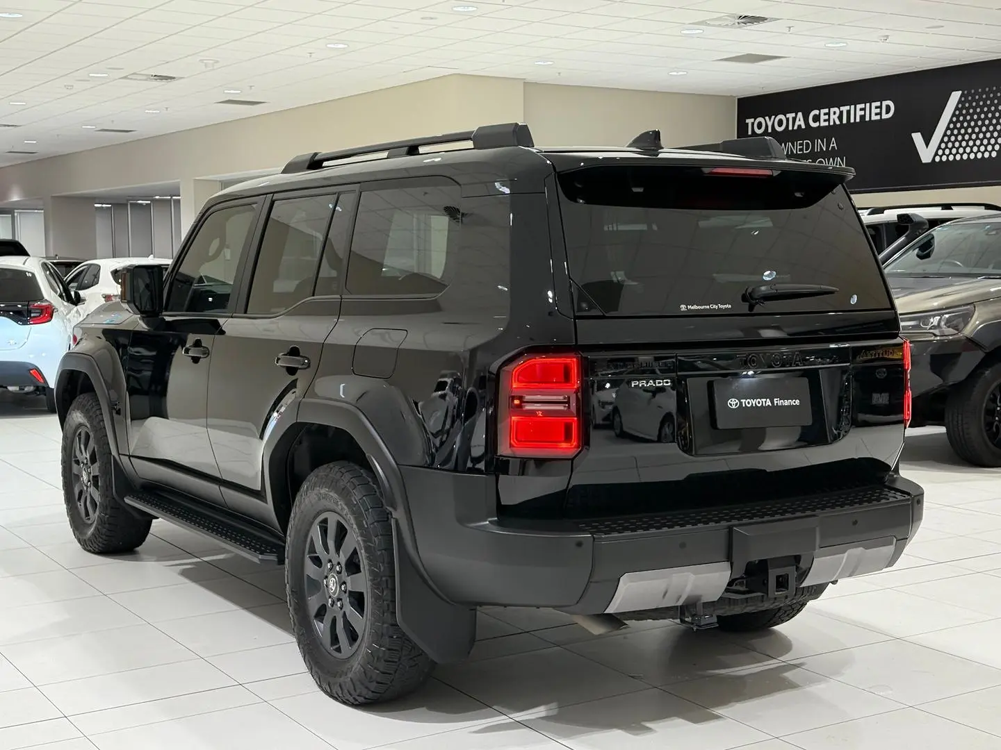 2025 Toyota Landcruiser Prado Gallery Image 8