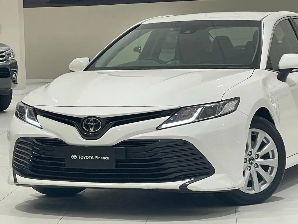 2020 Toyota Camry Gallery Image 7