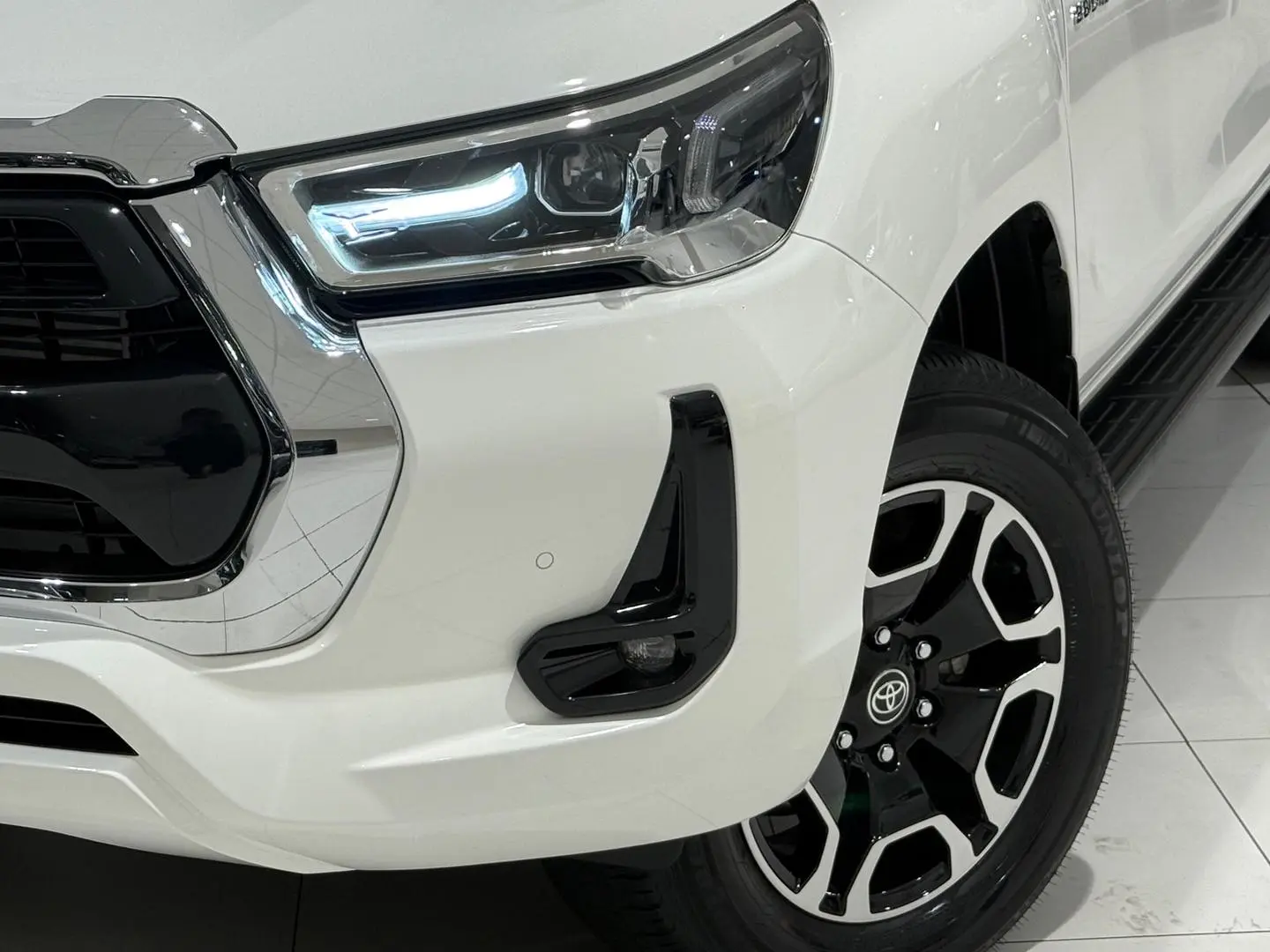 2023 Toyota Hilux Gallery Image 10