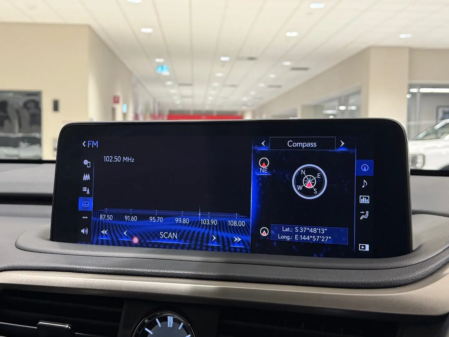 2022 Lexus RX Gallery Image 19