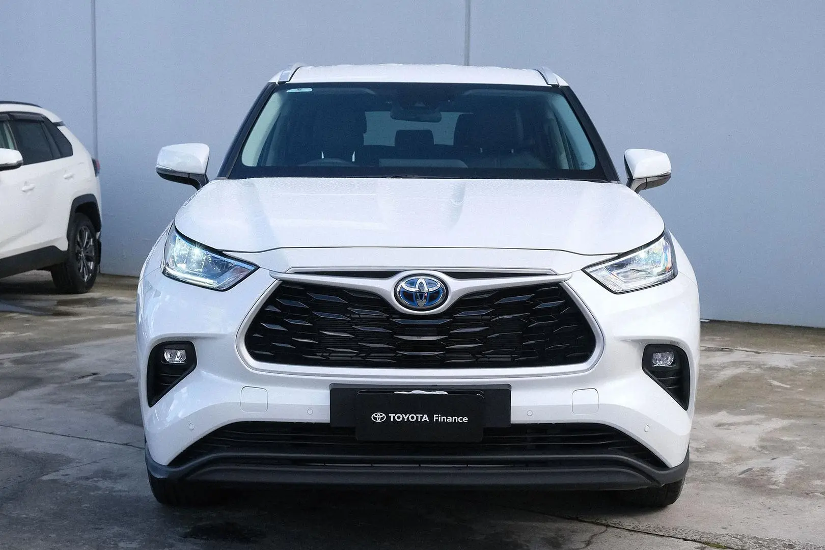 2024 Toyota Kluger Gallery Image 3