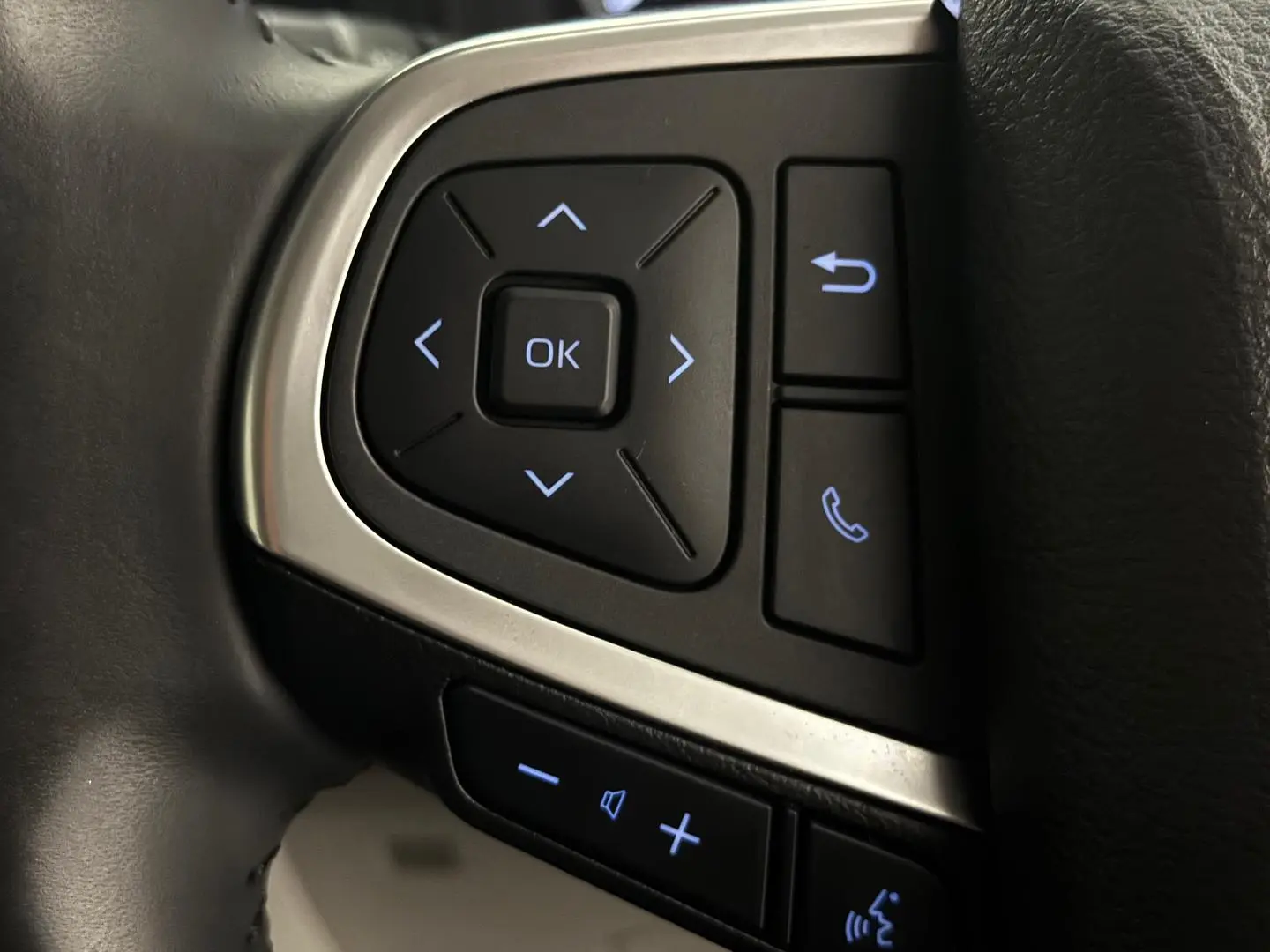 2020 Toyota Hiace Gallery Image 22