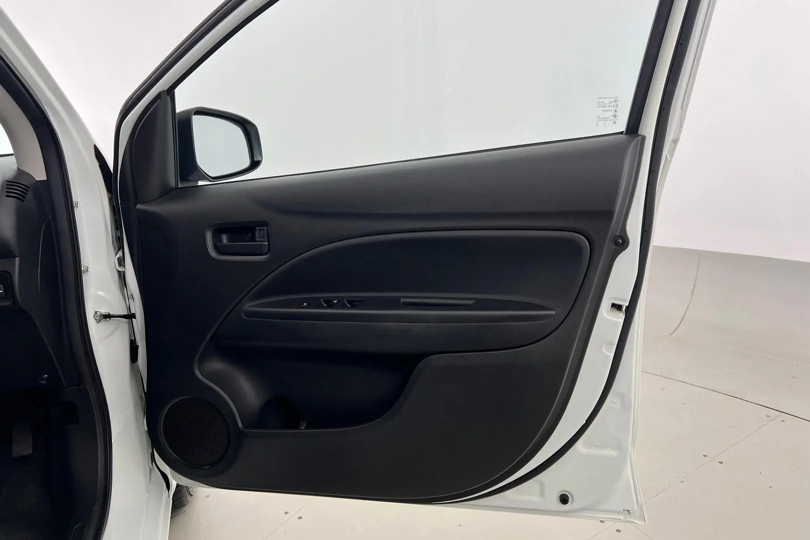 2020 Mitsubishi Mirage Gallery Image 13