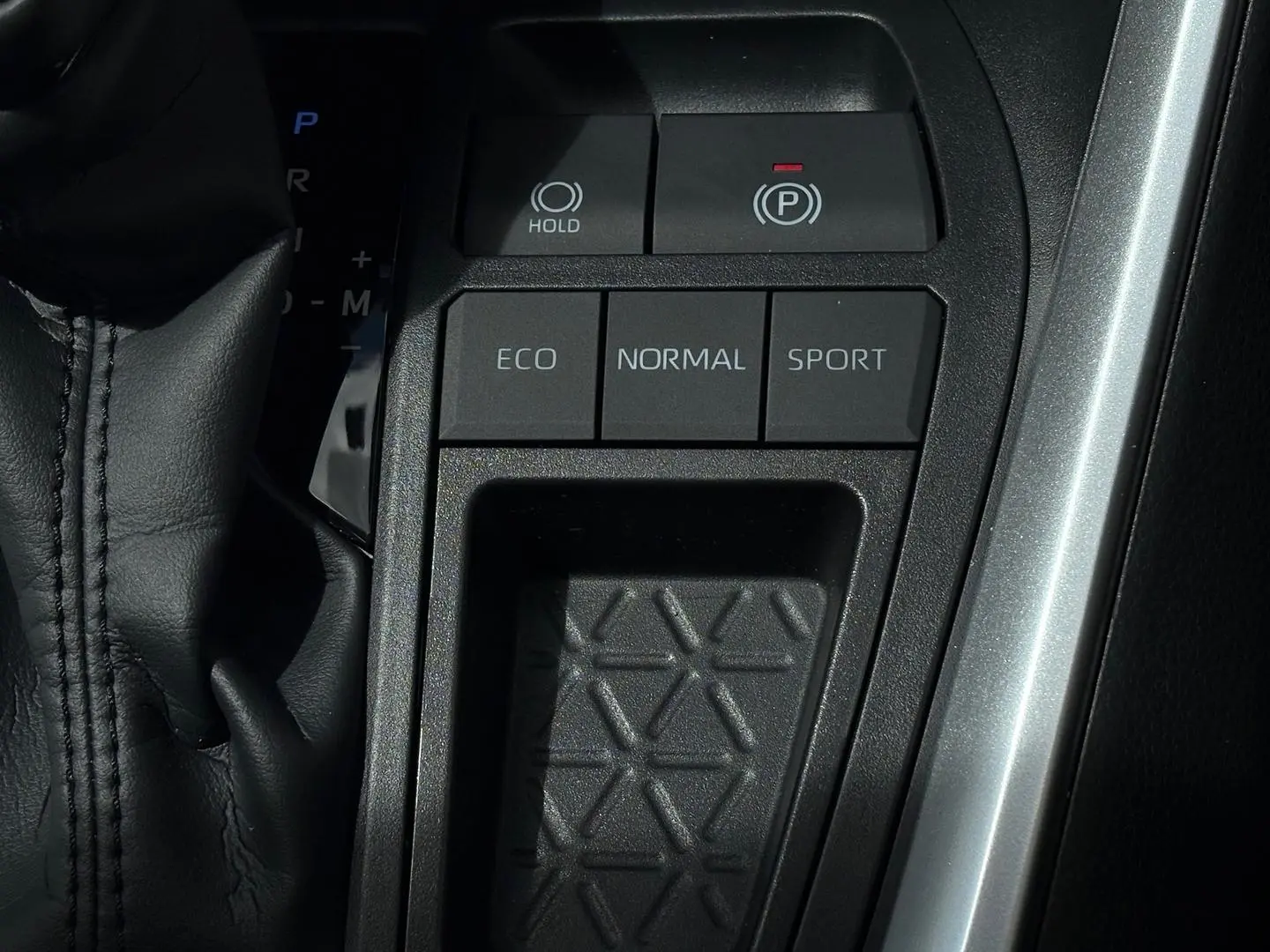 2024 Toyota RAV4 Gallery Image 23