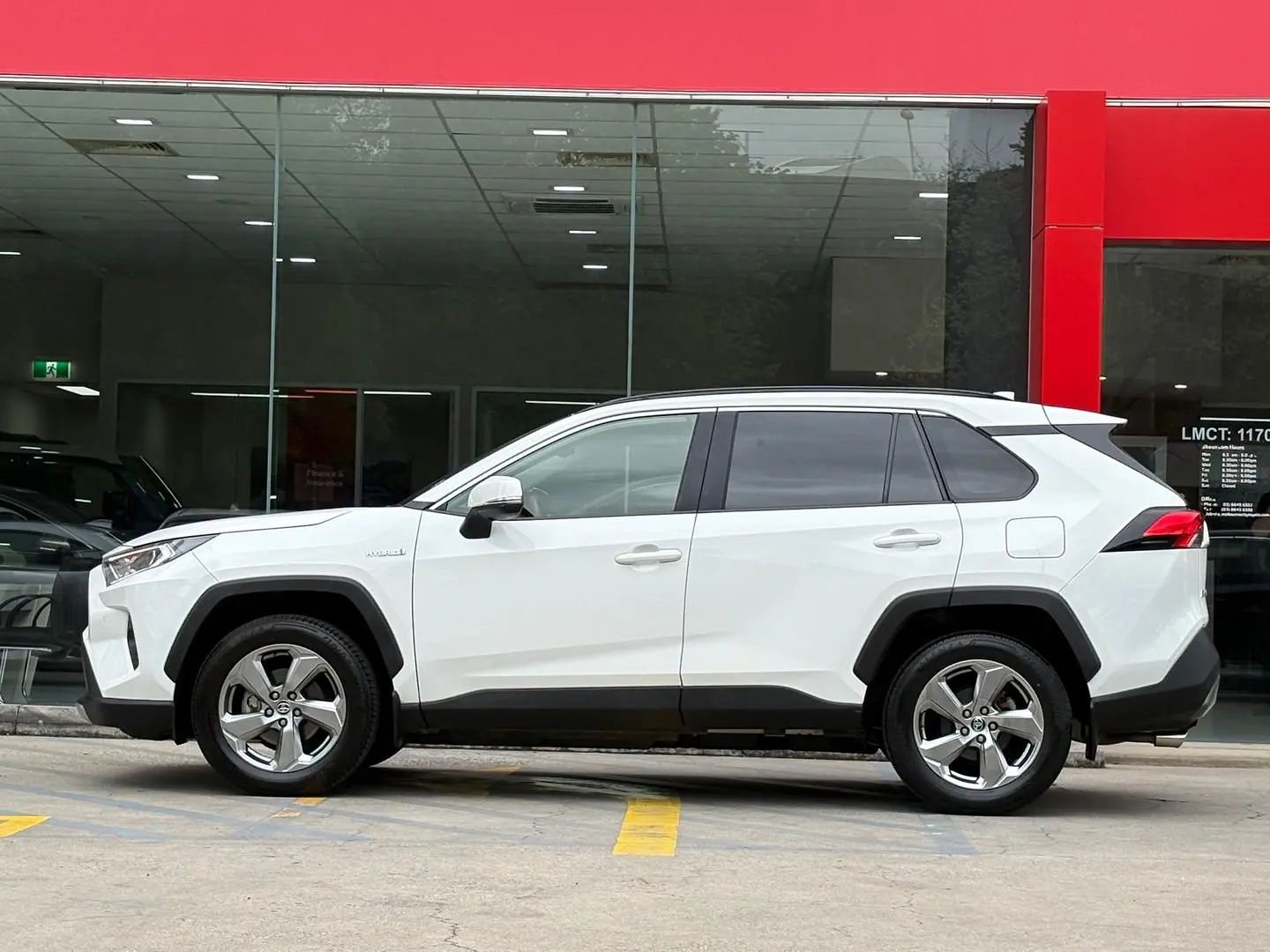 2021 Toyota RAV4 Gallery Image 5
