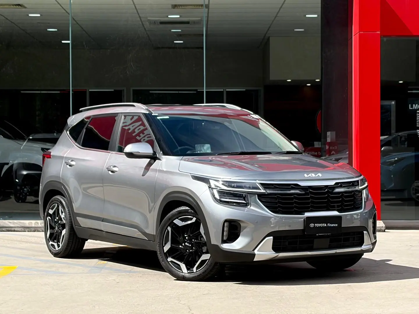 2023 Kia Seltos Gallery Image 1