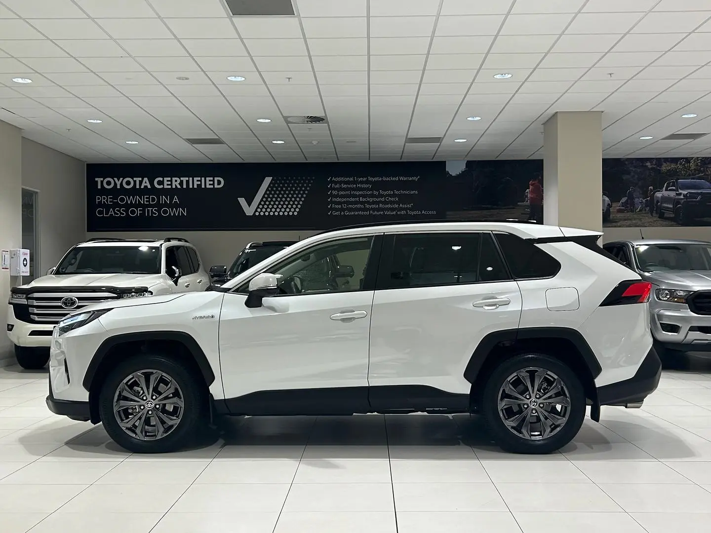 2024 Toyota RAV4 Gallery Image 6
