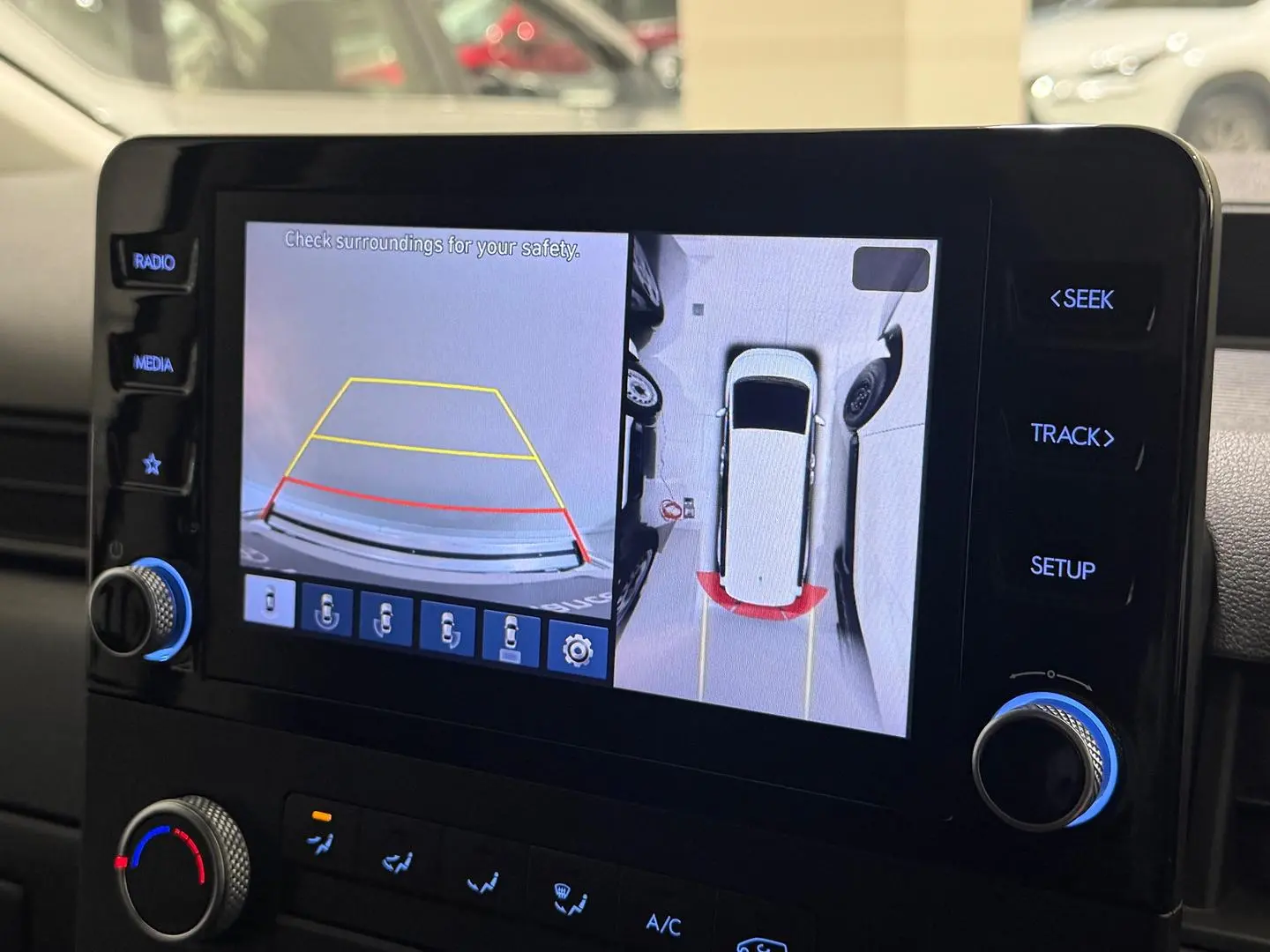 2023 Hyundai STARIA LOAD Gallery Image 18