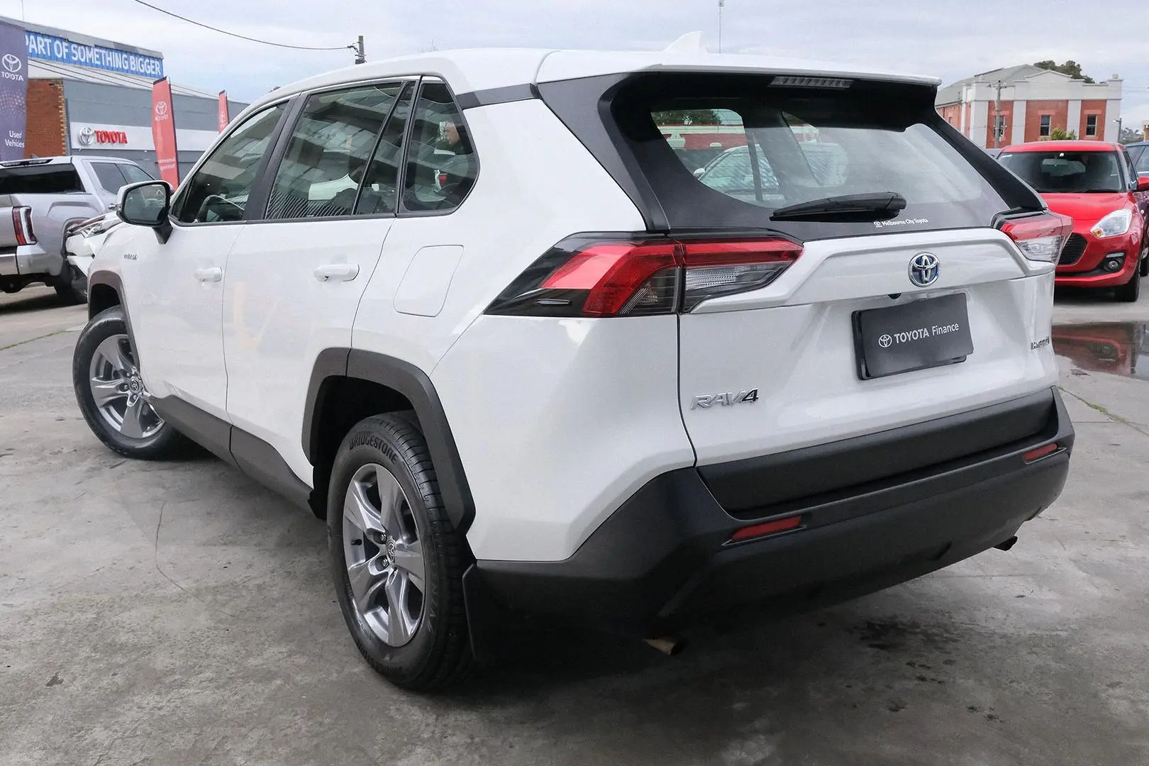 2022 Toyota RAV4 Gallery Image 2