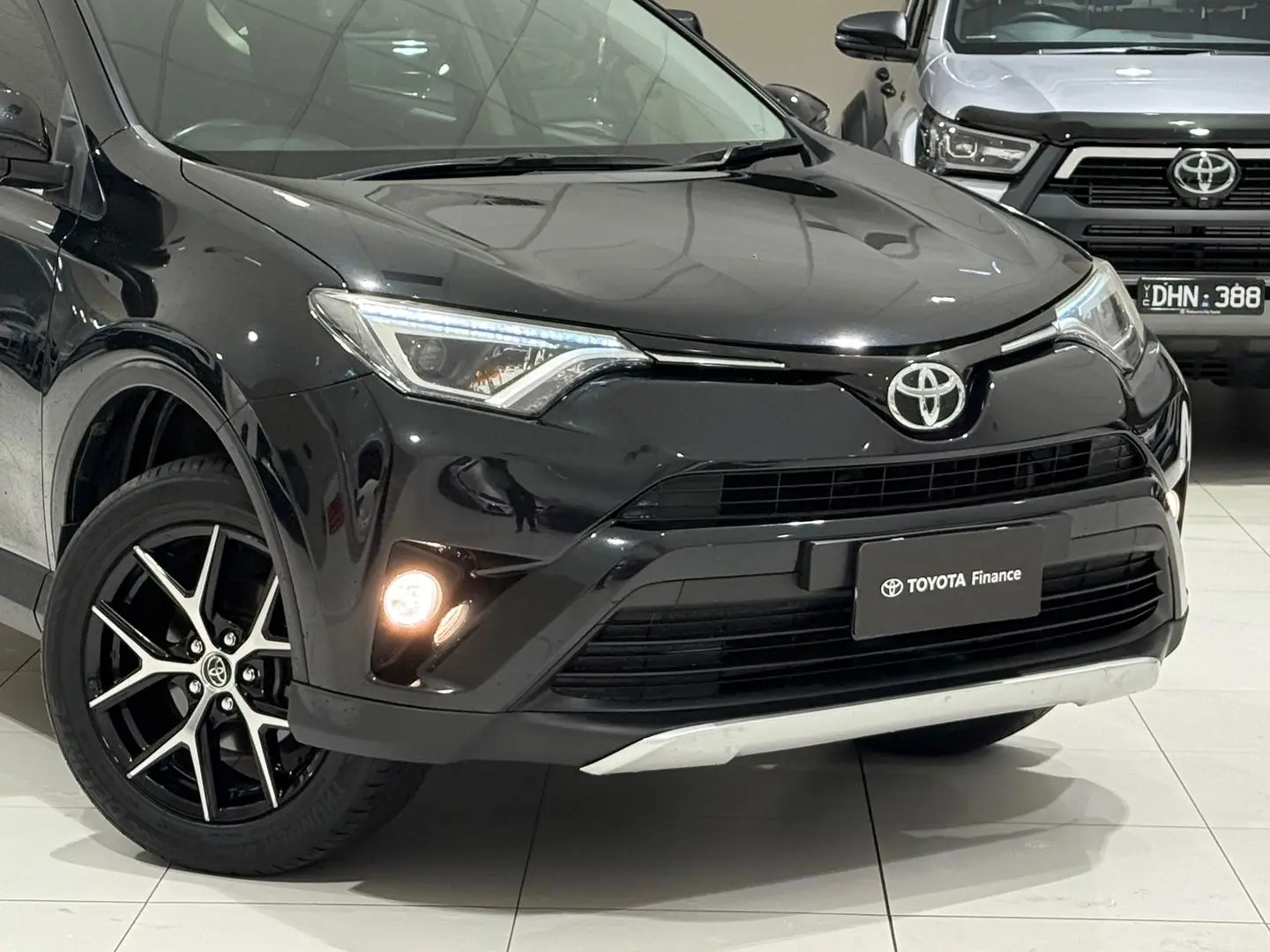 2016 Toyota RAV4 Gallery Image 3