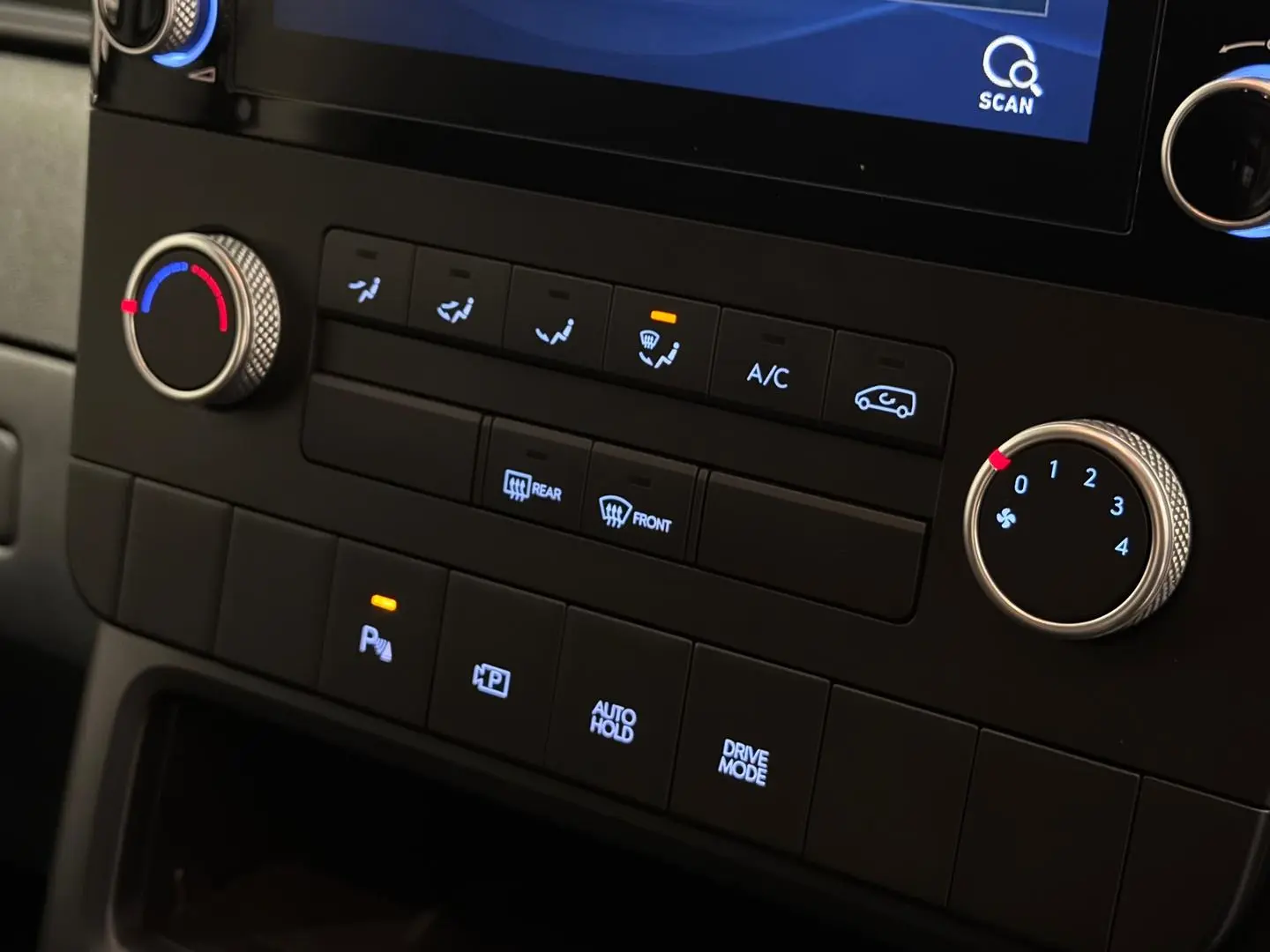 2022 Hyundai STARIA LOAD Gallery Image 22