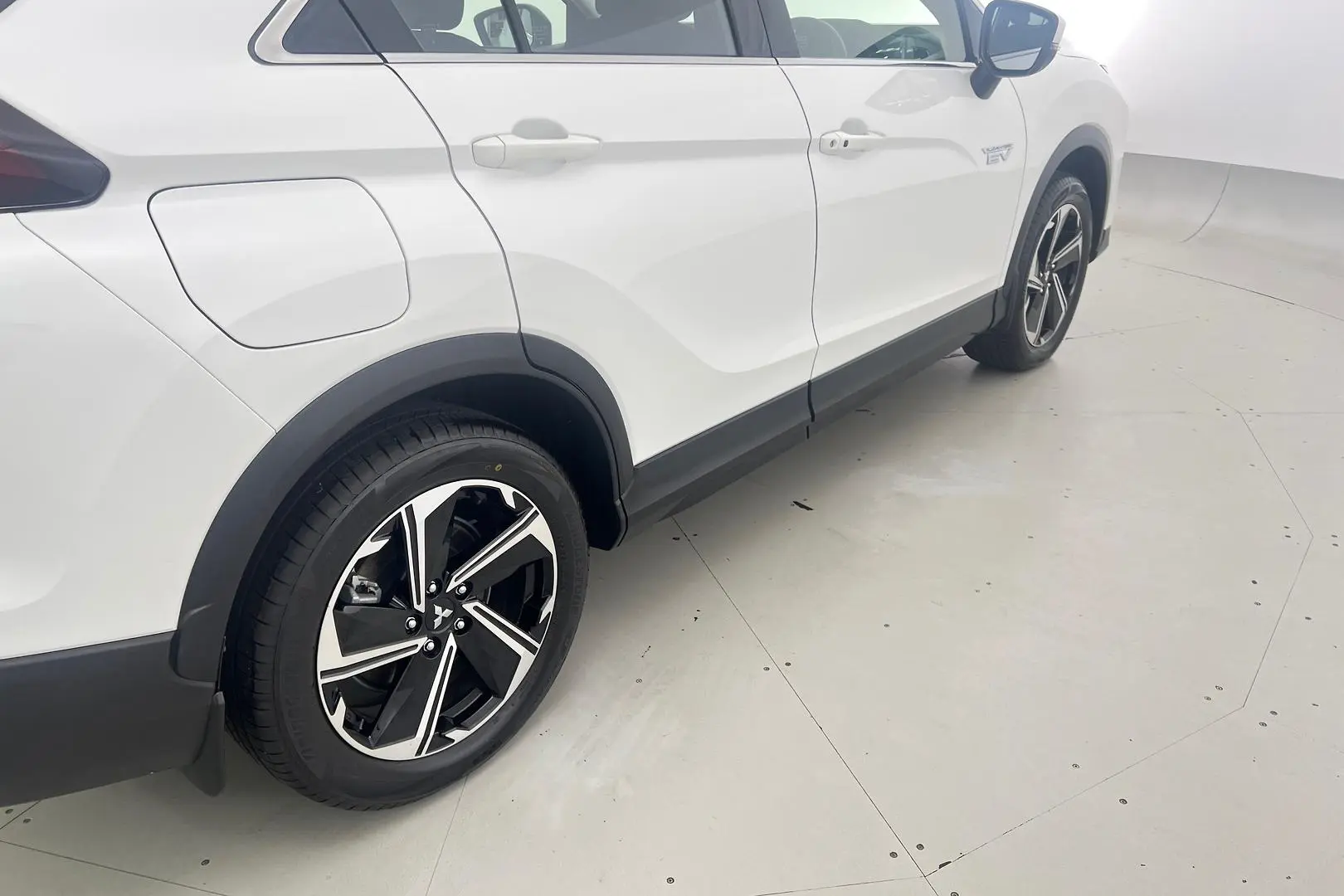 2023 Mitsubishi Eclipse Cross Gallery Image 9