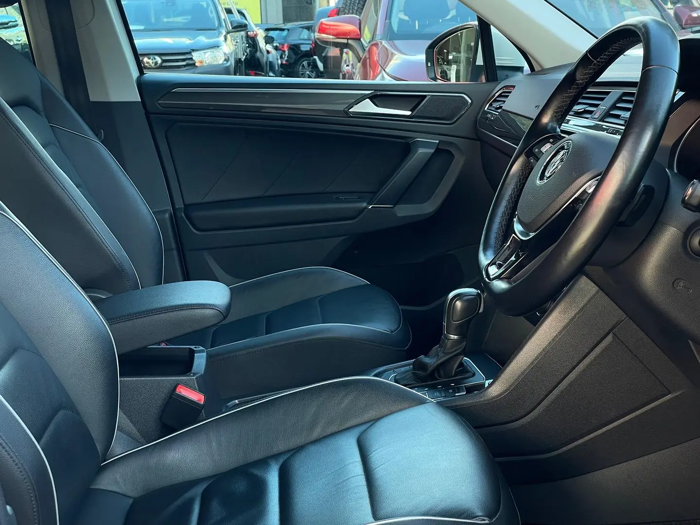 2018 Volkswagen Tiguan Gallery Image 11