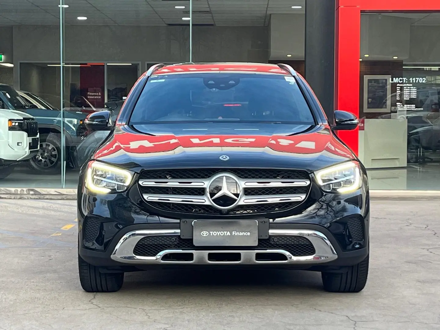 2022 Mercedes-Benz GLC-Class Gallery Image 8