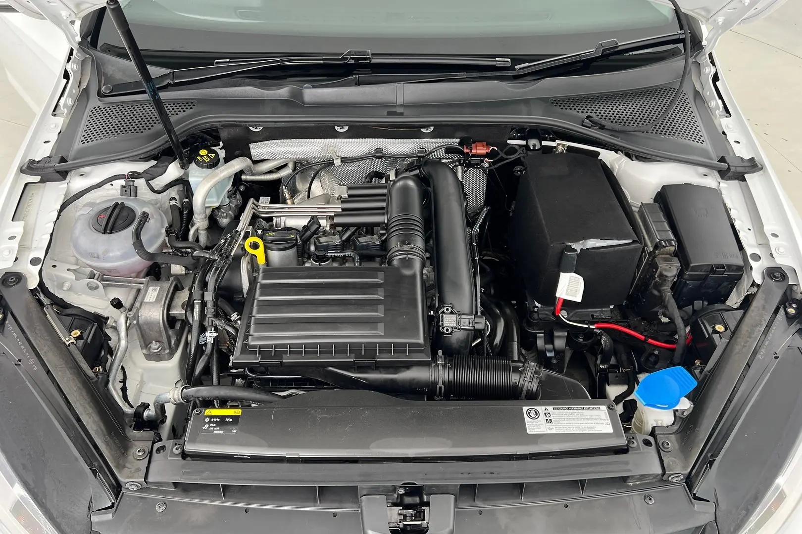 2013 Volkswagen Golf Gallery Image 25
