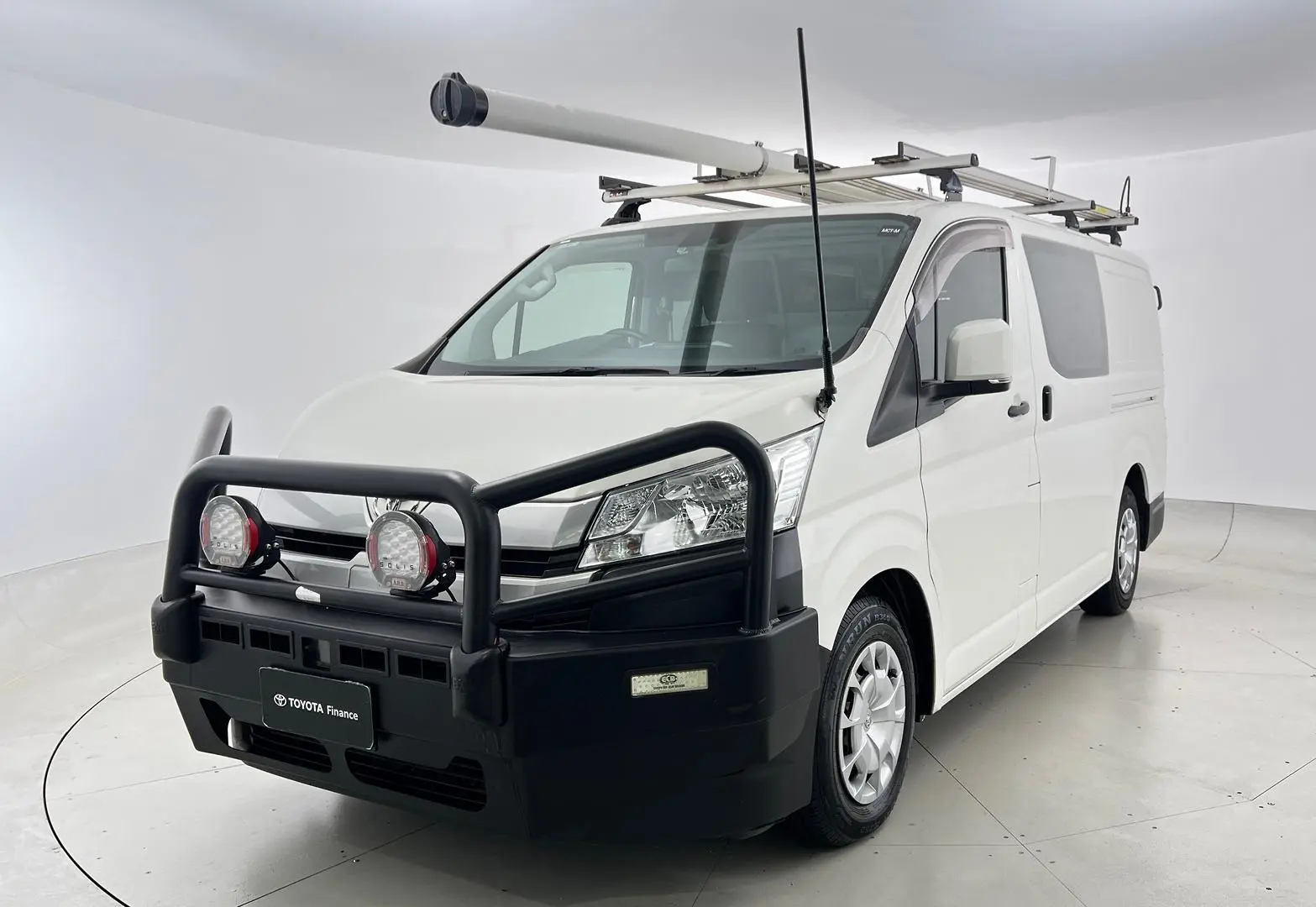 2019 Toyota Hiace Gallery Image 4