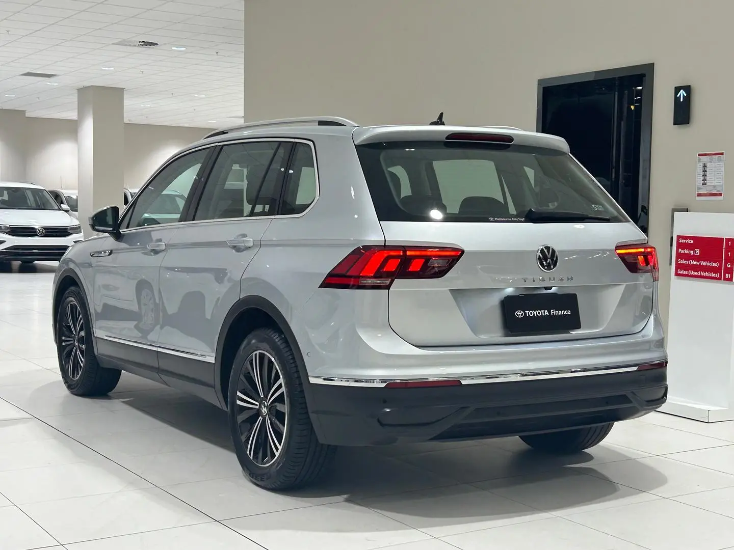 2023 Volkswagen Tiguan Gallery Image 8