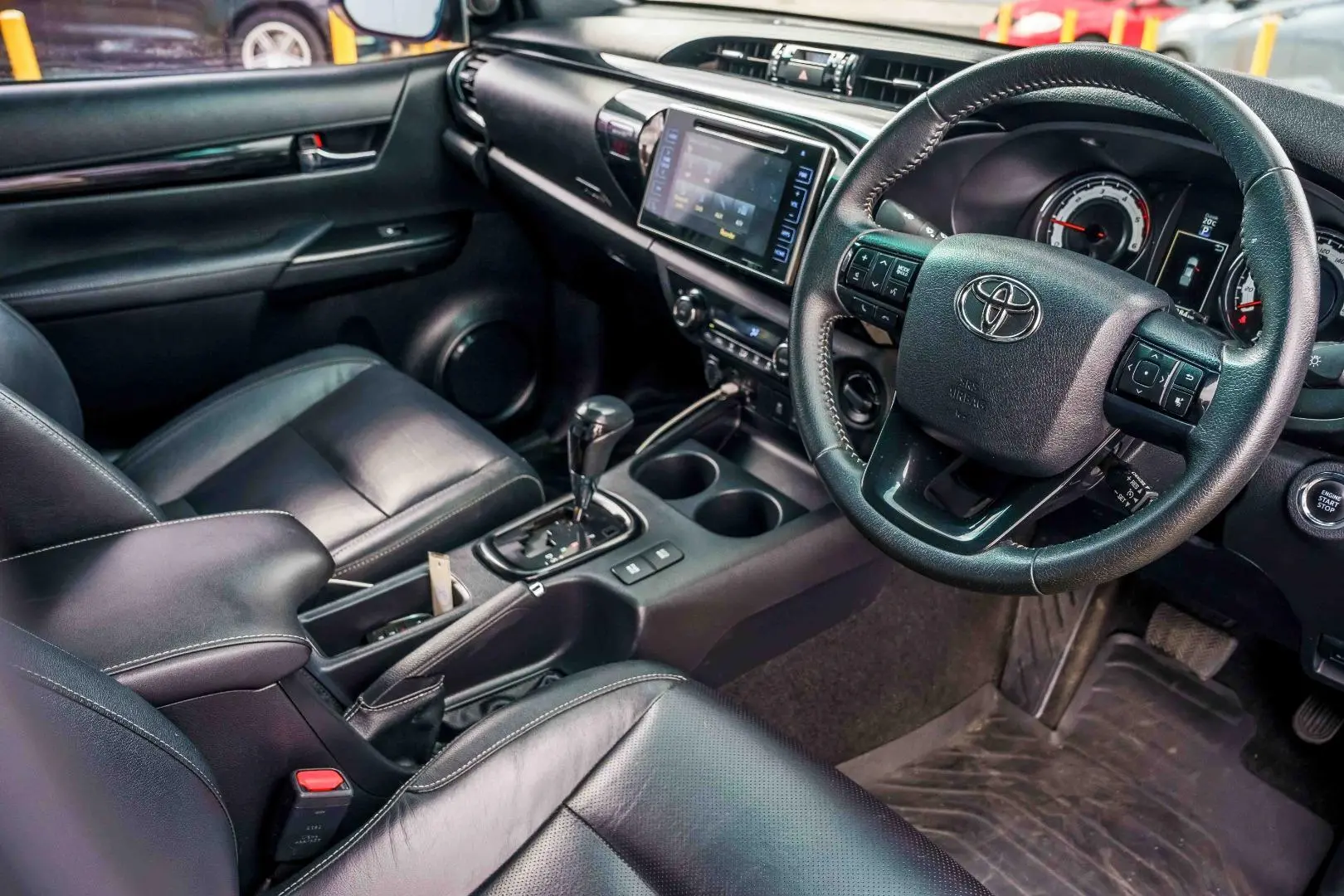 2018 Toyota Hilux Gallery Image 6