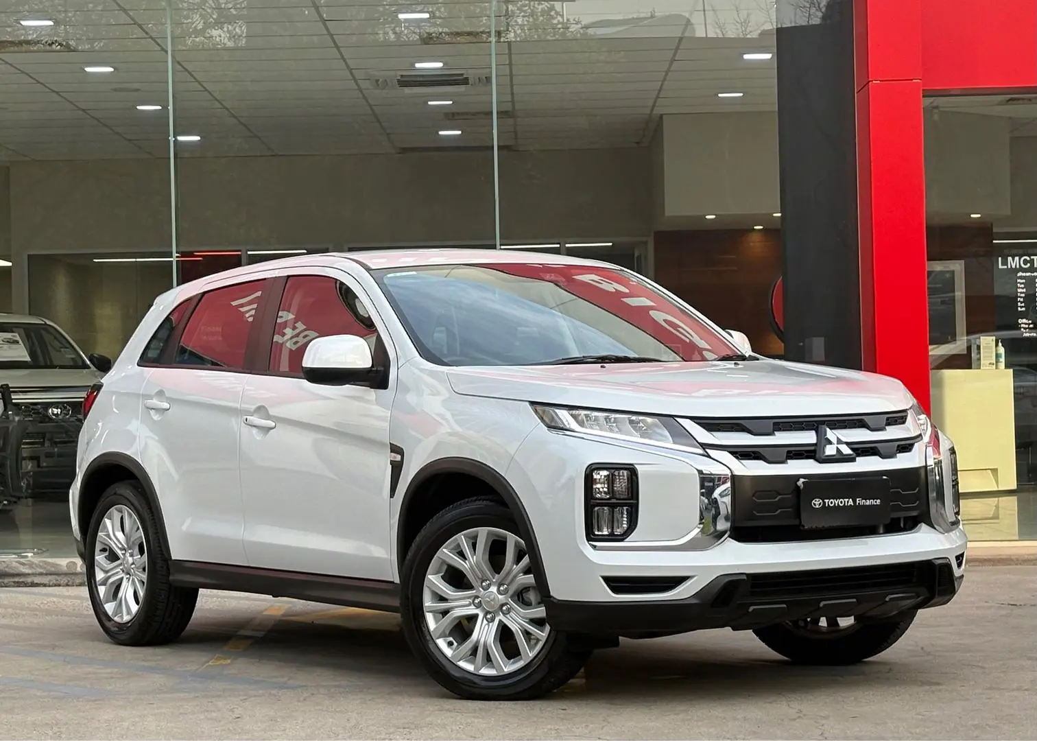 2022 Mitsubishi ASX Gallery Image 1