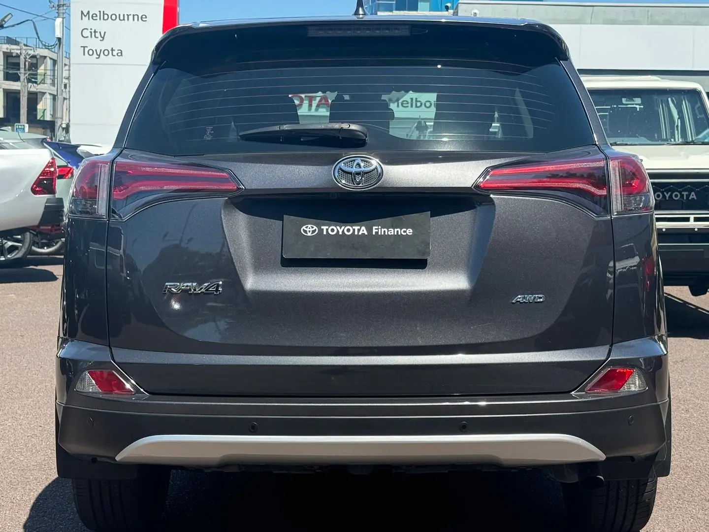 2018 Toyota Rav4 Gallery Image 6