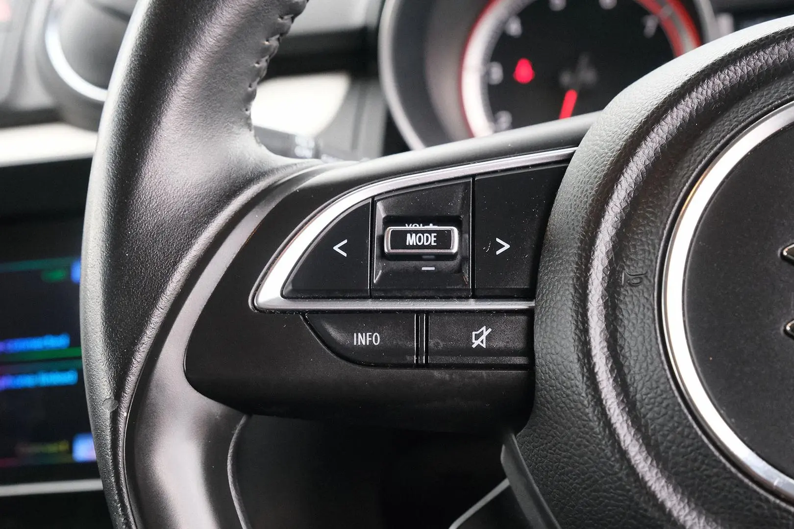 2017 Suzuki Swift Gallery Image 12