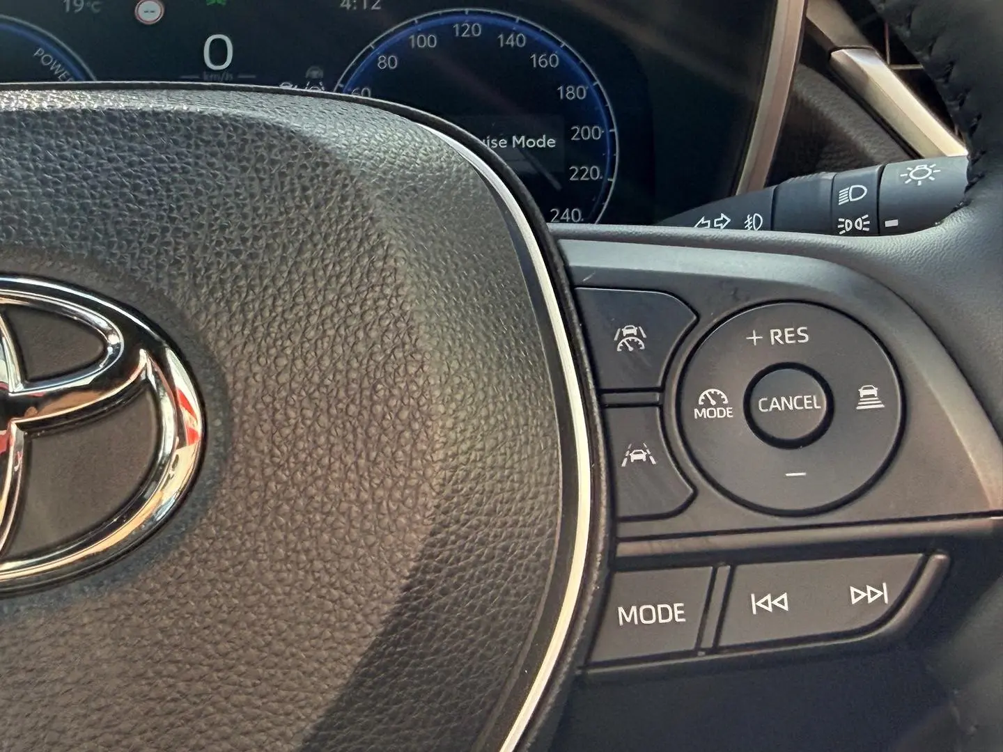 2024 Toyota Corolla Cross Gallery Image 13