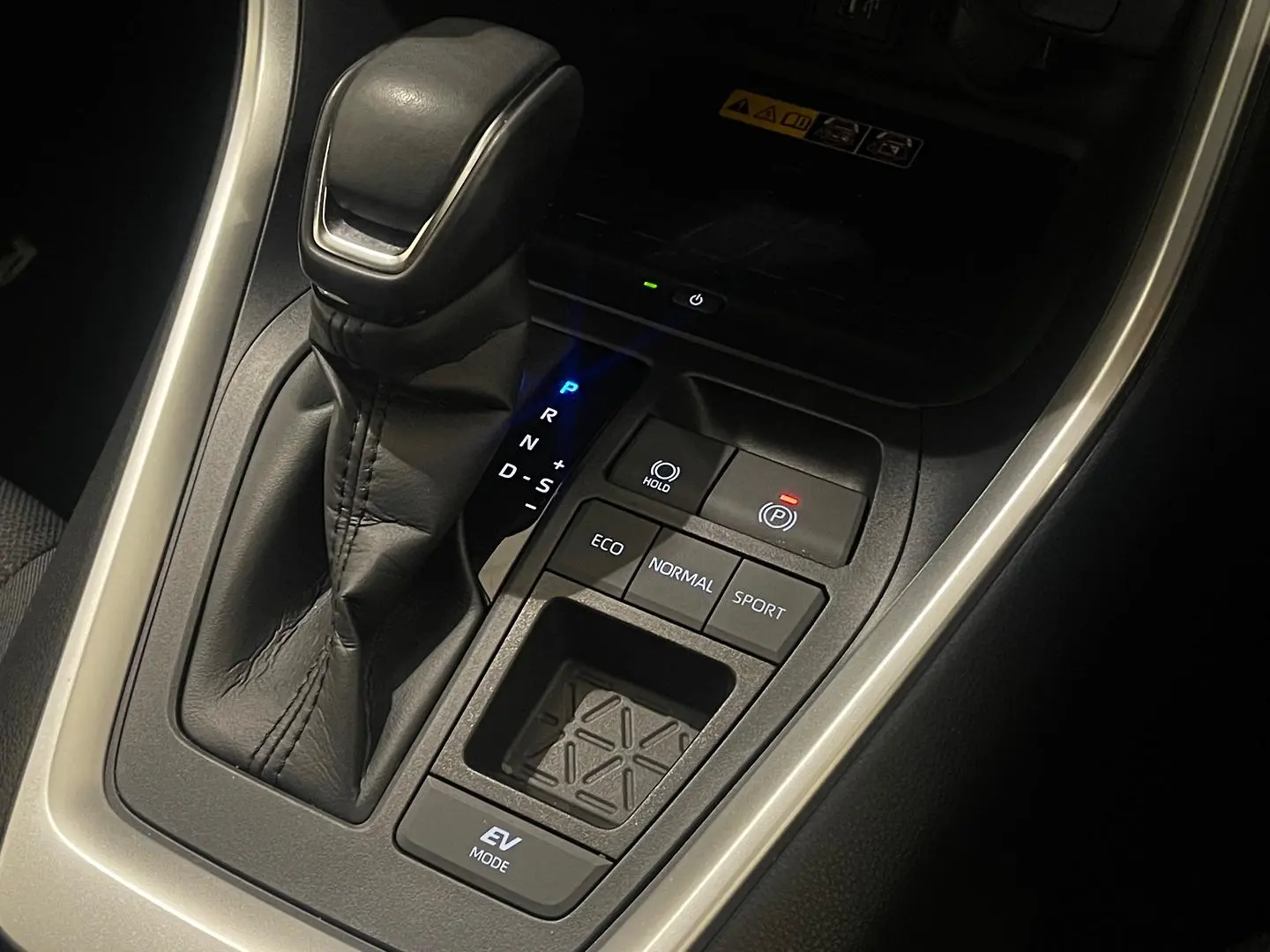 2024 Toyota RAV4 Gallery Image 20