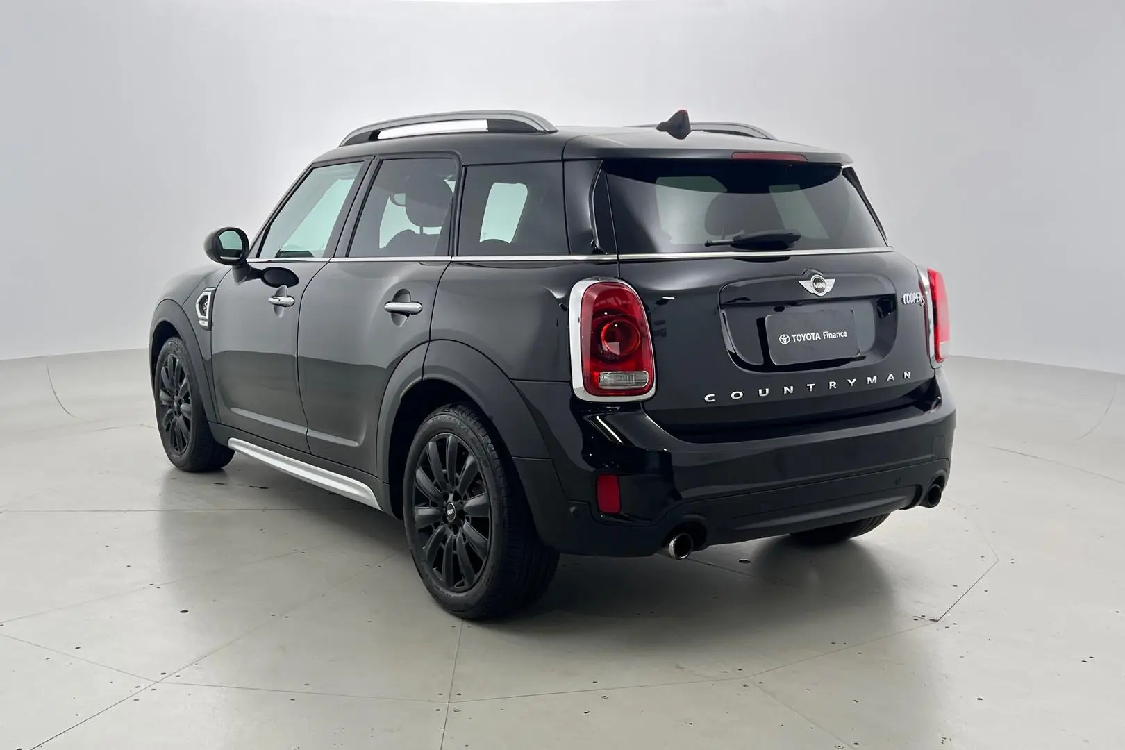 2017 MINI Countryman Gallery Image 9