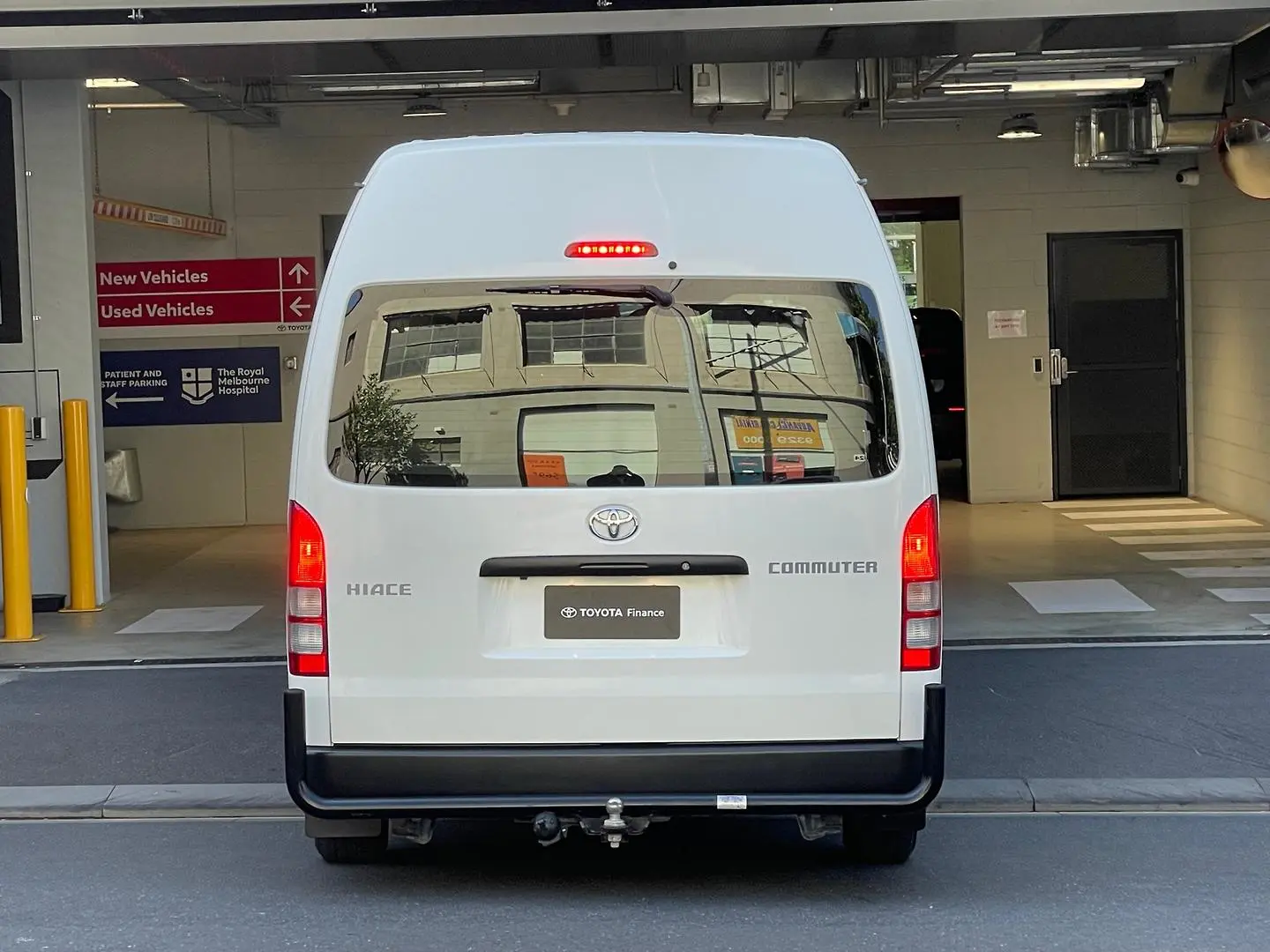 2018 Toyota Hiace Gallery Image 8