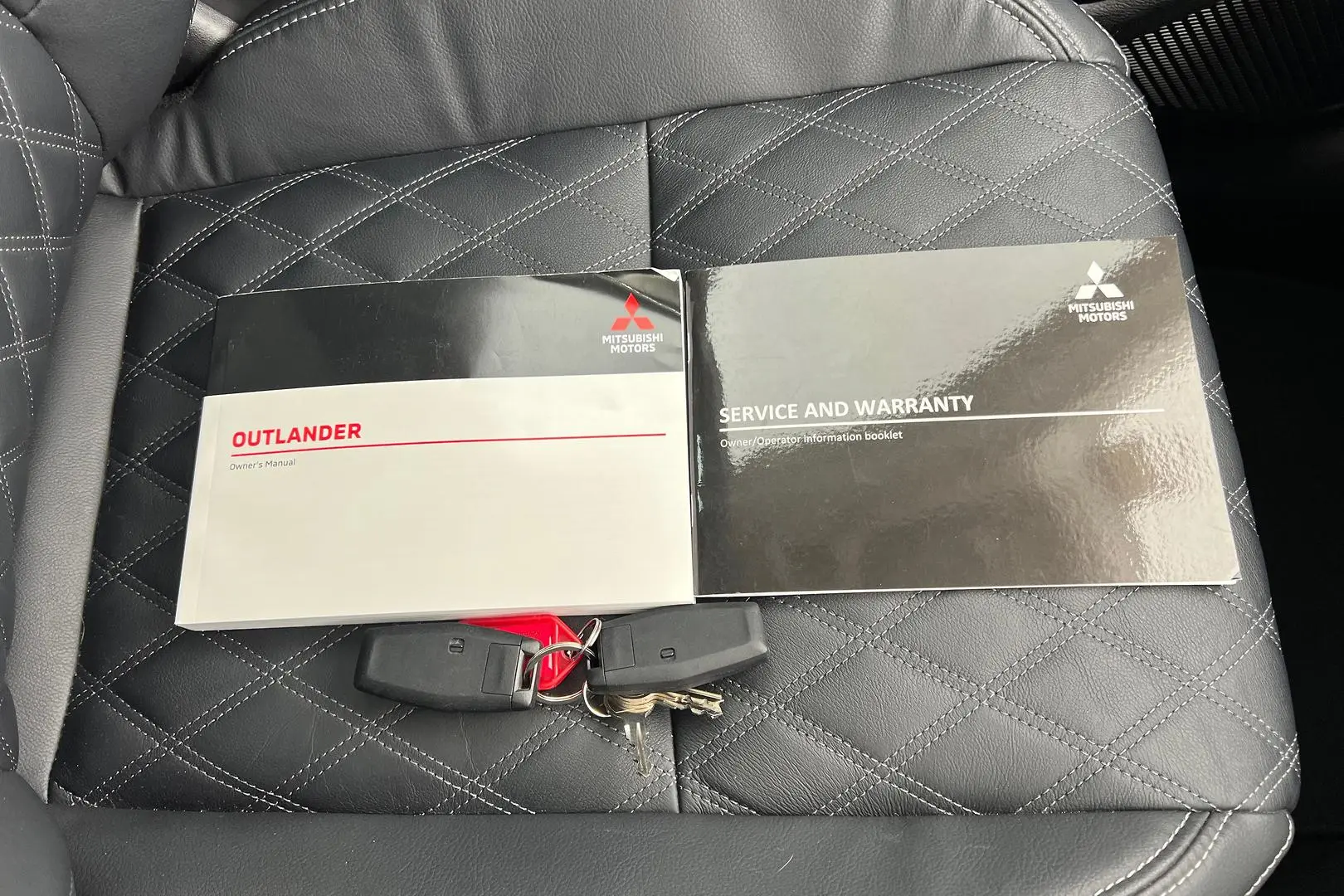 2022 Mitsubishi Outlander Gallery Image 22