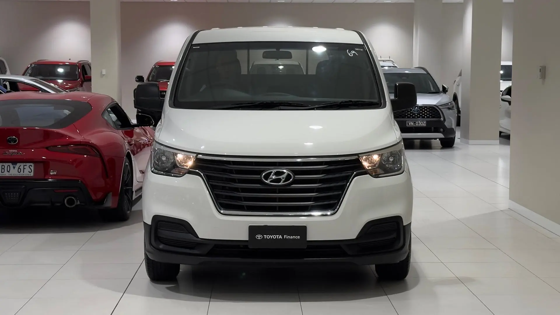 2021 Hyundai iLoad Gallery Image 4