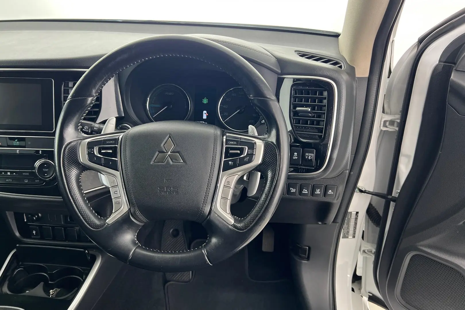 2018 Mitsubishi Outlander Gallery Image 17