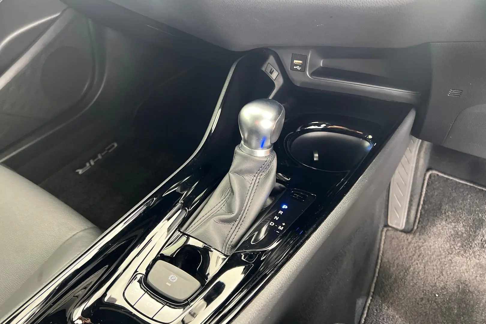 2021 Toyota C-HR Gallery Image 21