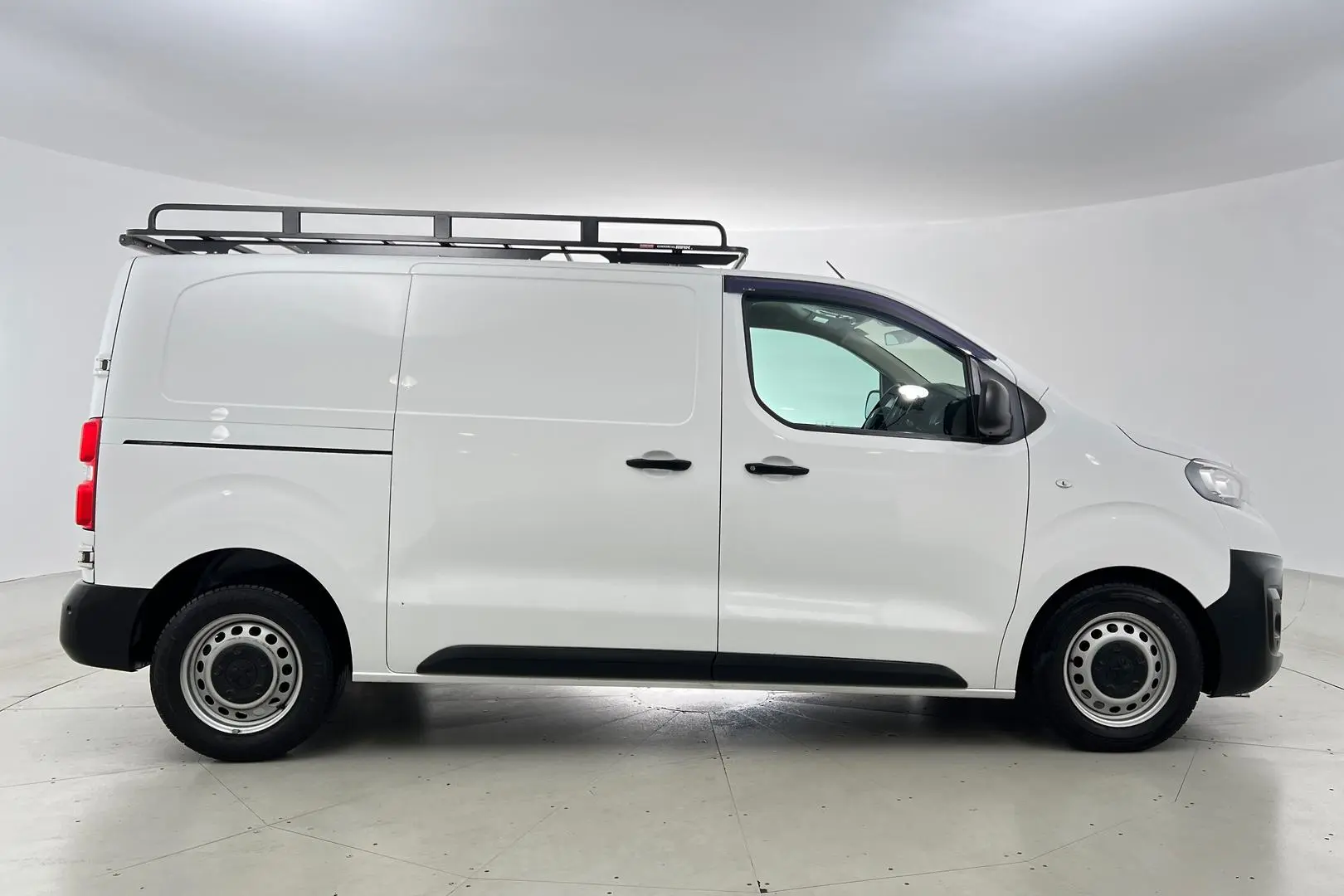 2020 Peugeot Expert Gallery Image 6