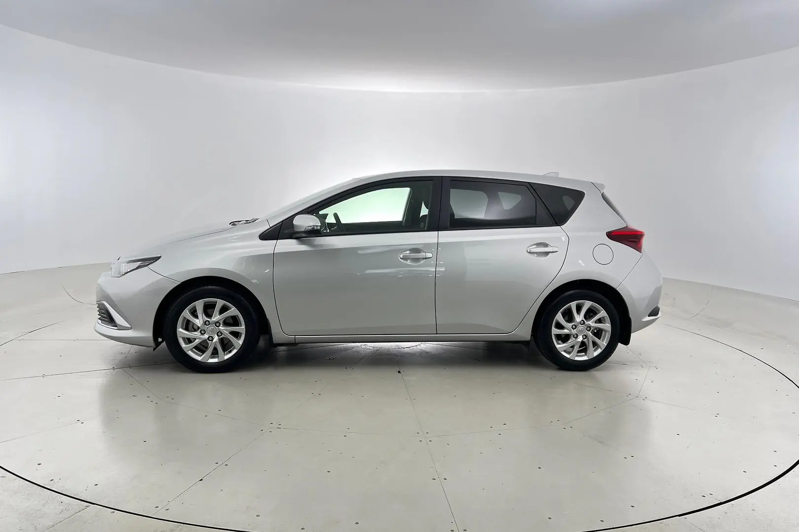 2016 Toyota Corolla Gallery Image 7