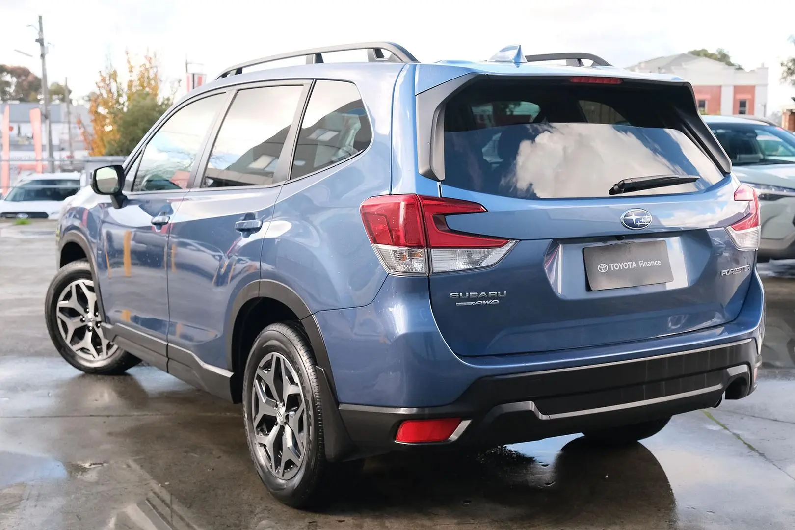 2023 Subaru Forester Gallery Image 2