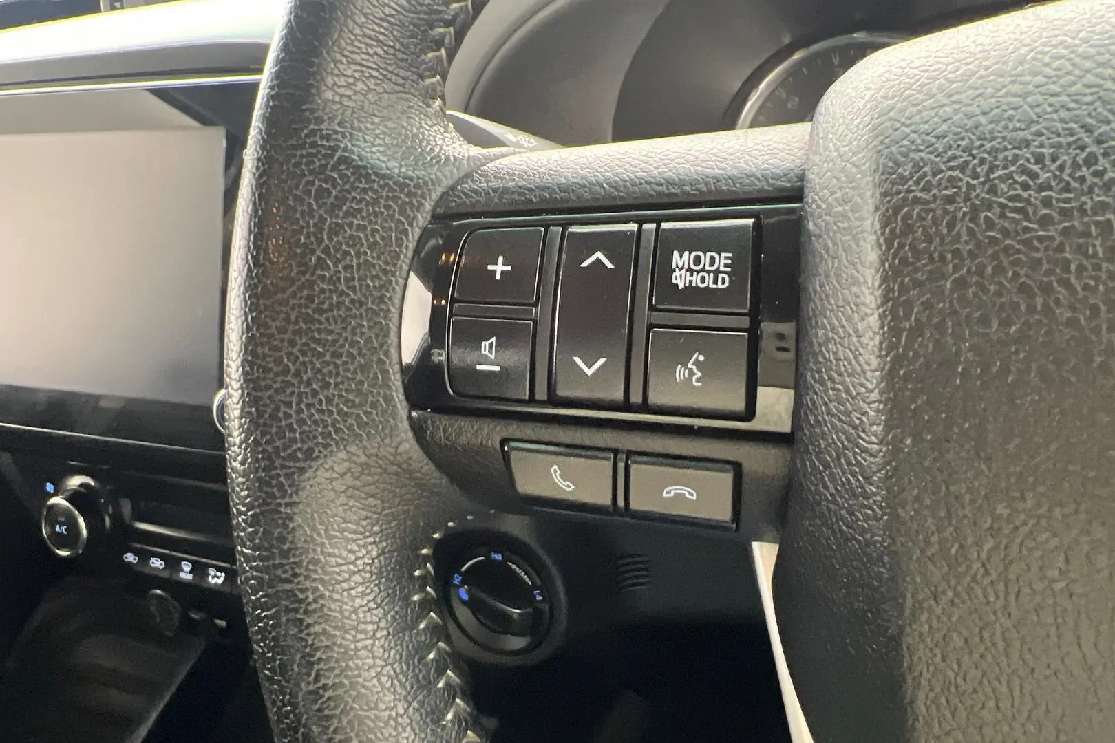 2020 Toyota Hilux Gallery Image 16