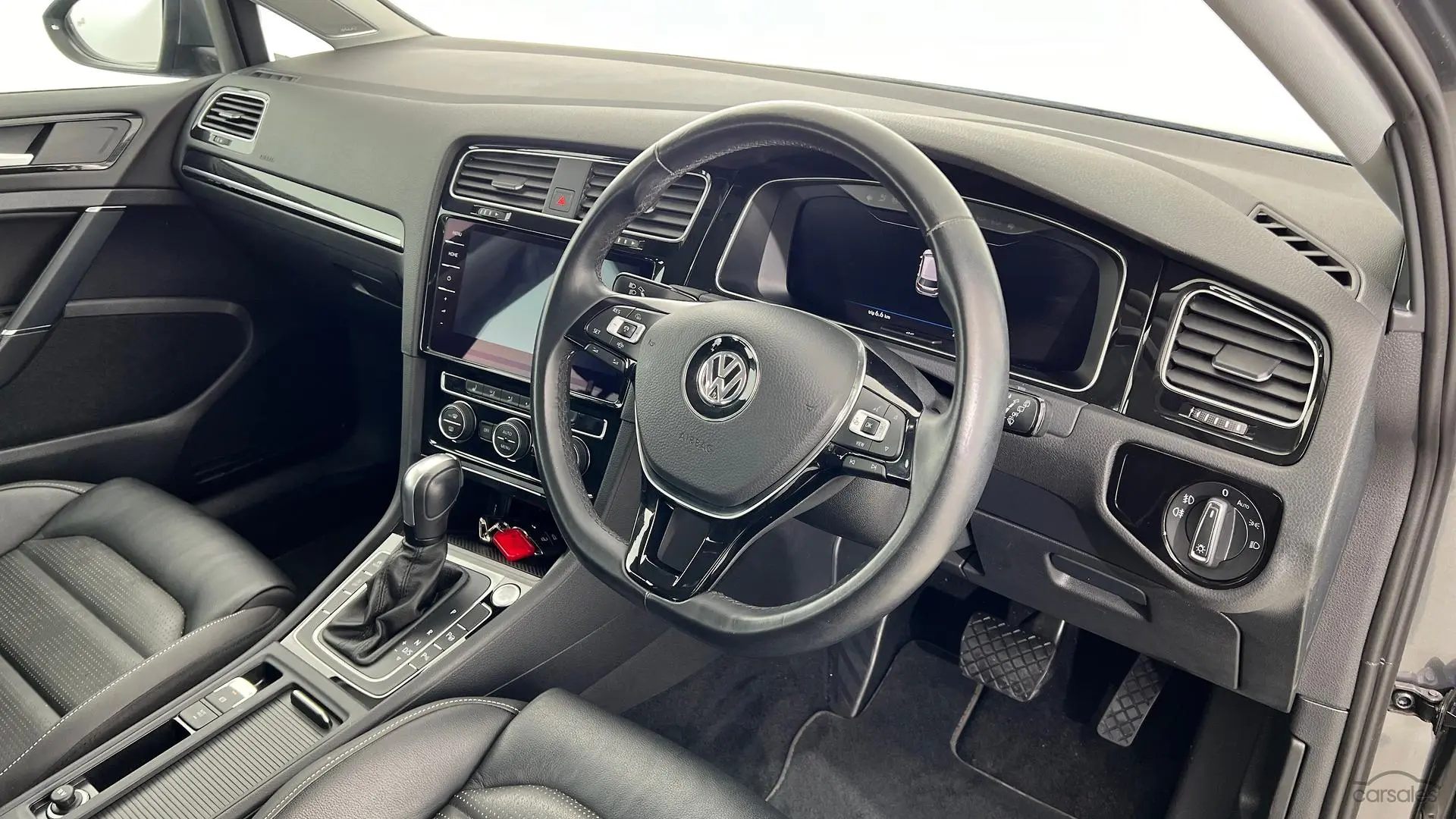 2020 Volkswagen Golf Image 11
