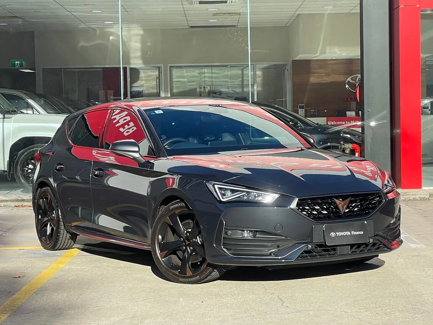 2024 CUPRA Leon Gallery Image 1