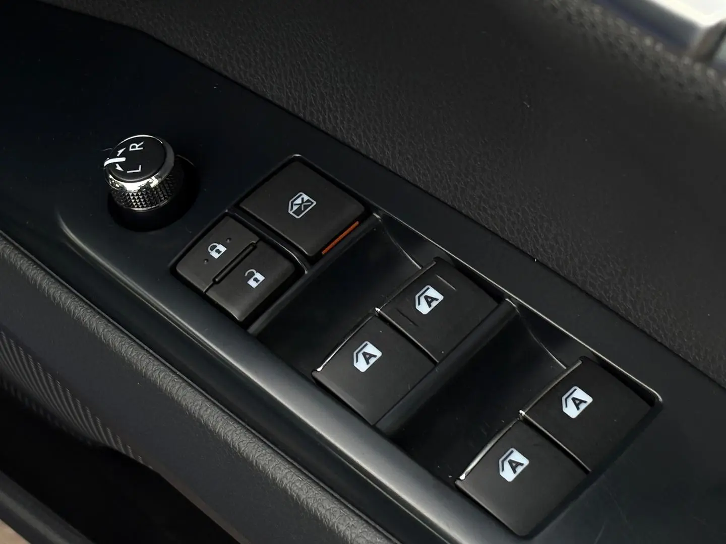 2019 Toyota Camry Gallery Image 20