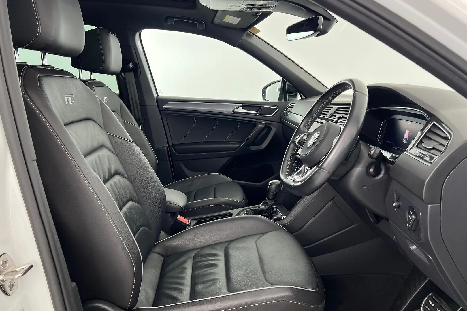 2021 Volkswagen Tiguan Gallery Image 11
