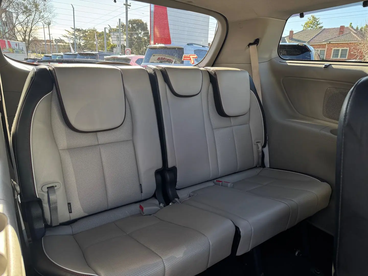 2018 Kia Carnival Gallery Image 24