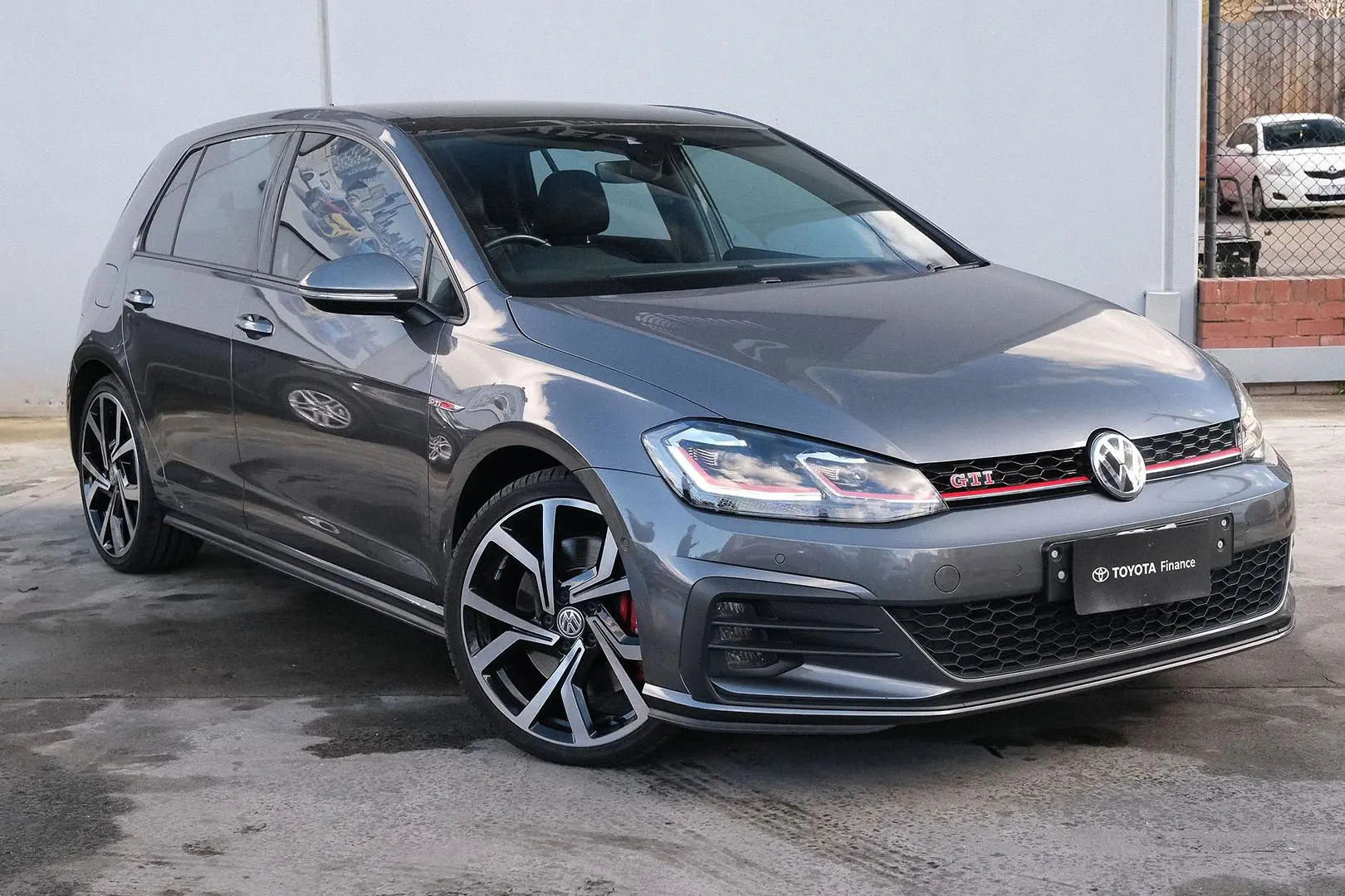 2019 Volkswagen Golf Gallery Image 1