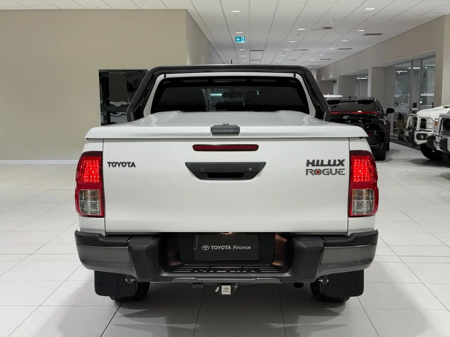 2018 Toyota Hilux Gallery Image 9