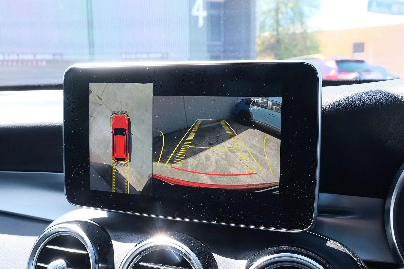 2019 Mercedes-Benz GLC-Class Gallery Image 9