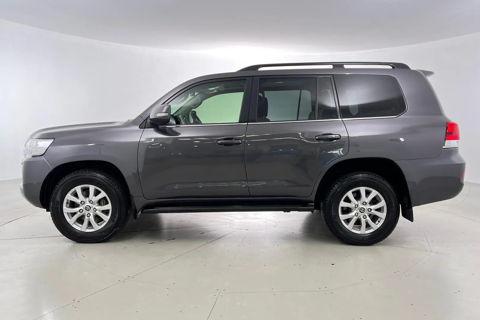 2019 Toyota Landcruiser Gallery Image 8