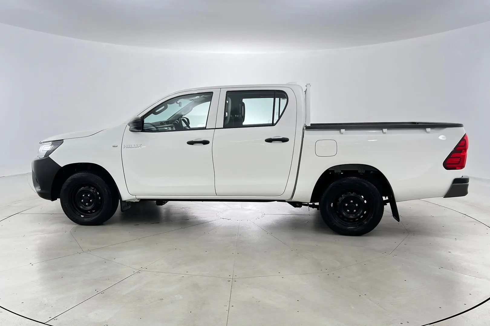 2022 Toyota Hilux Gallery Image 5